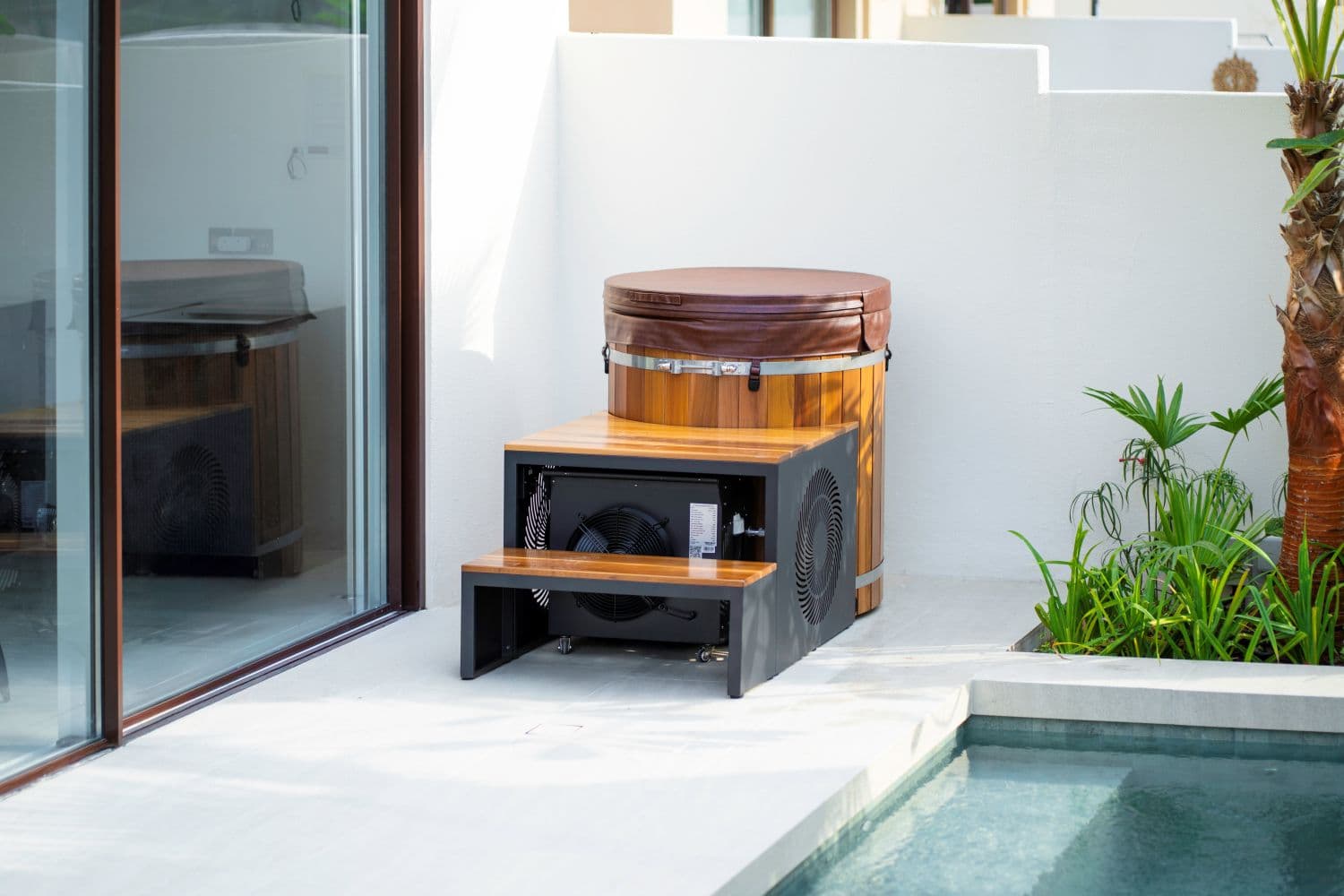Odyssey cold plunge in use