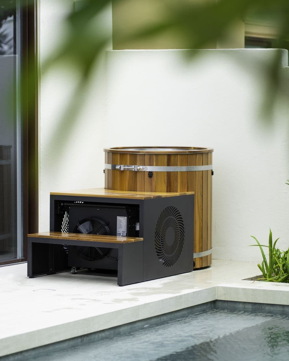 Odyssey cold plunge in use